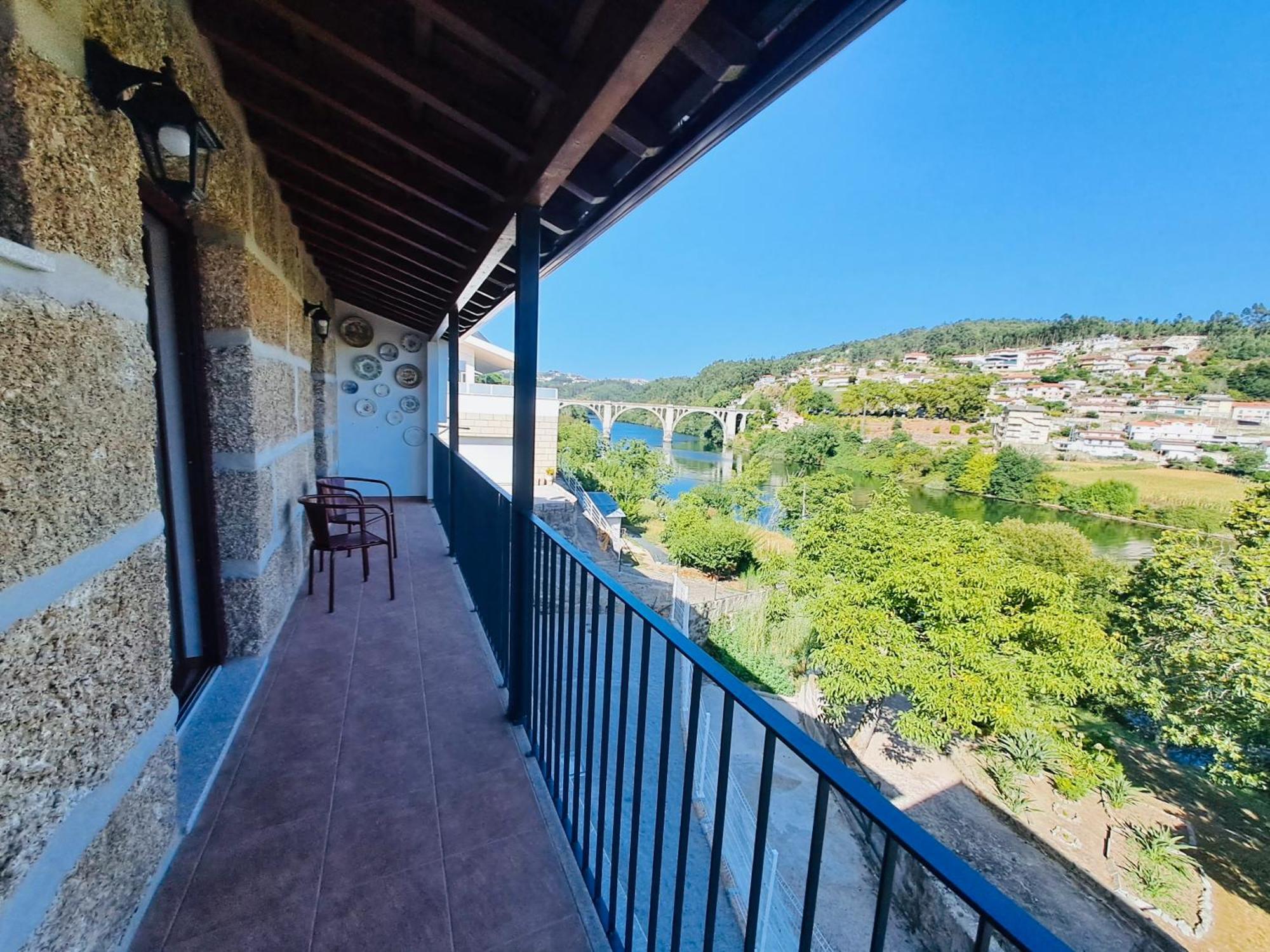 Burguesinha Al Entre-Os-Rios Apartment Екстериор снимка